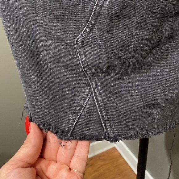 Madewell Rigid Denim ALine Mini Skirt Lunar Wash Button Fly Raw HemBlack Faded - Picture 4 of 13